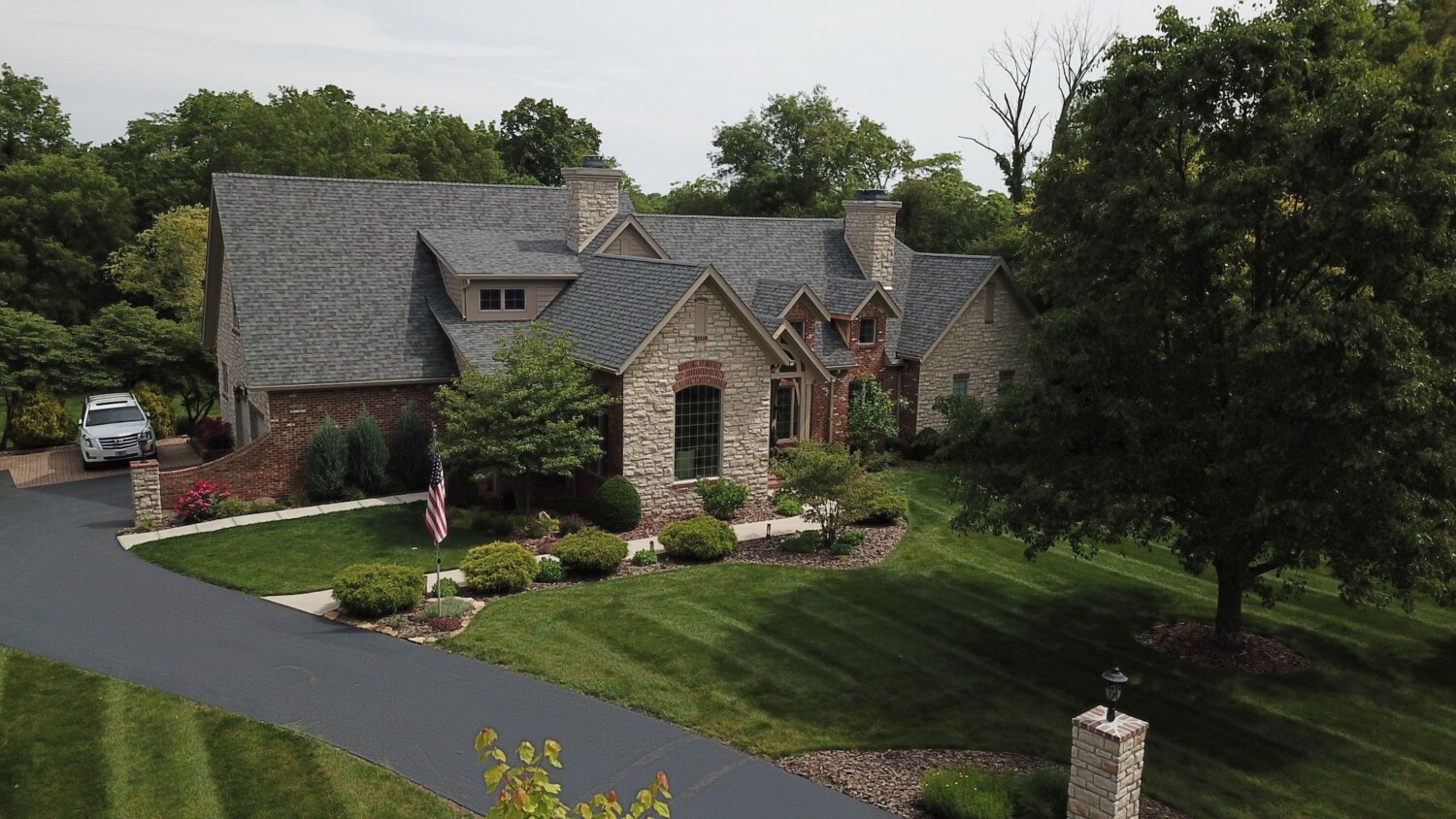 New asphalt shingle roof completed by Roof X in Ohio