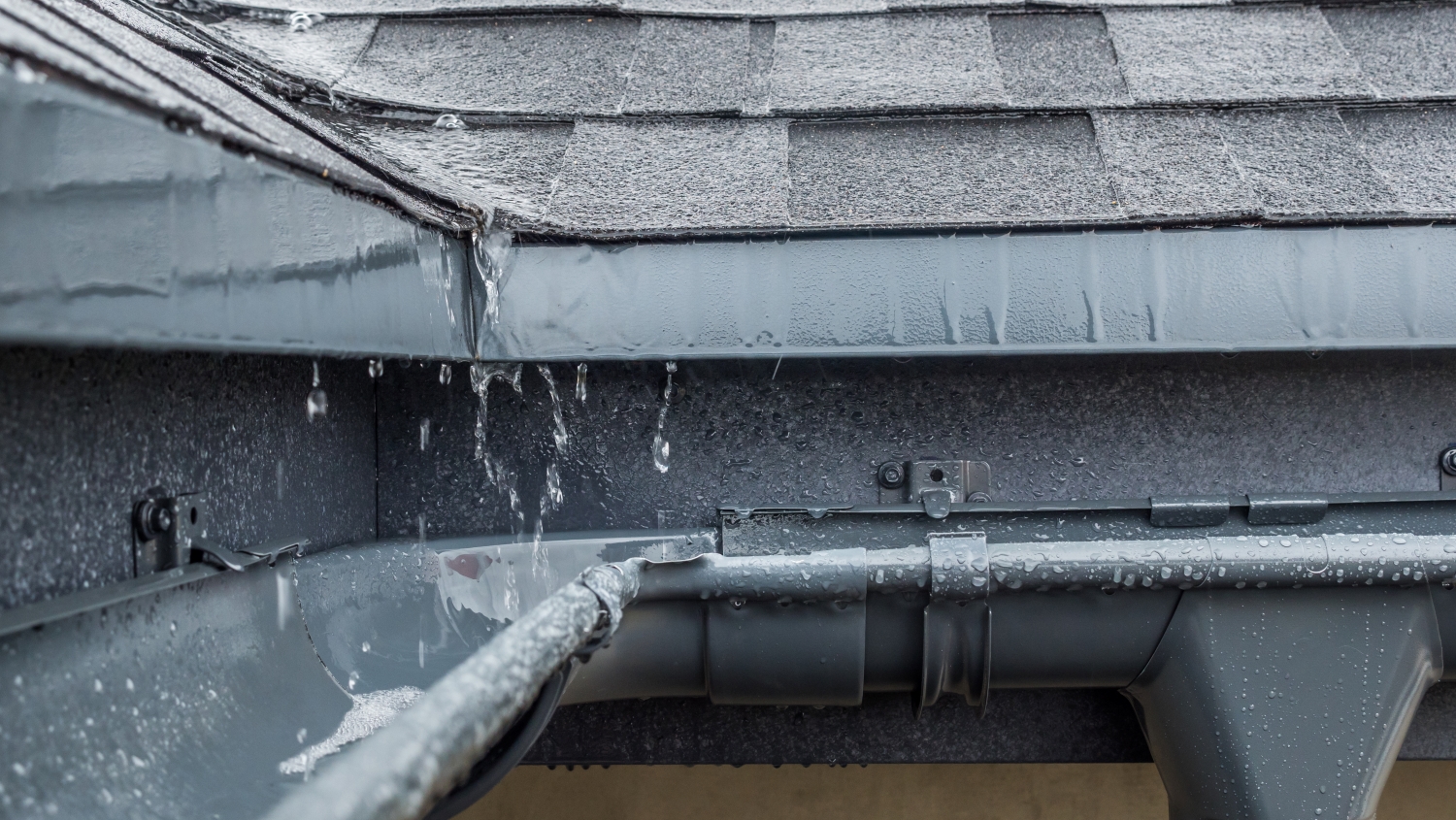 how to find a roof leak
